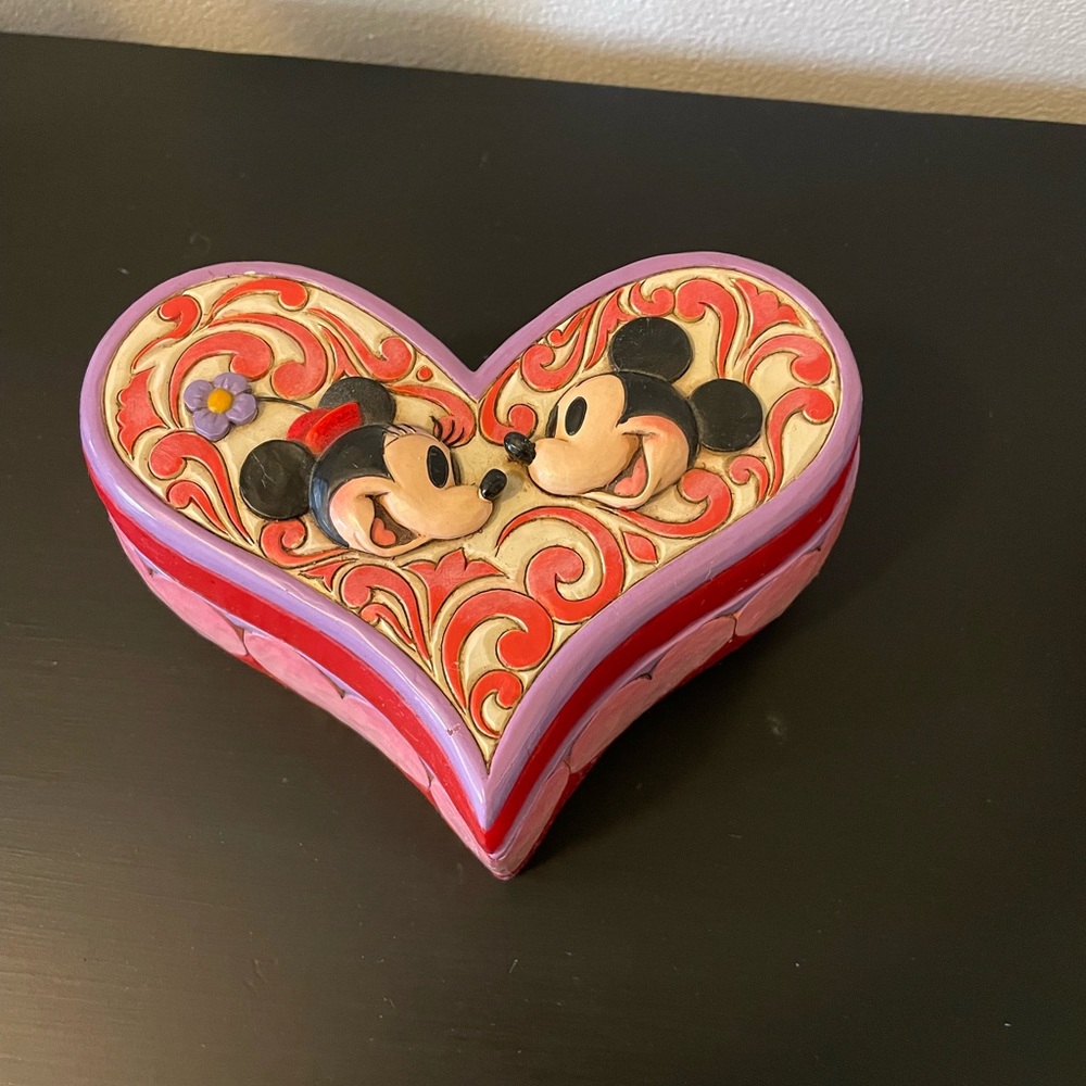 Rare! Disney Jim Shore “love keeper”